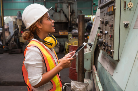 Forme-toi aux métiers de la maintenance des systèmes !